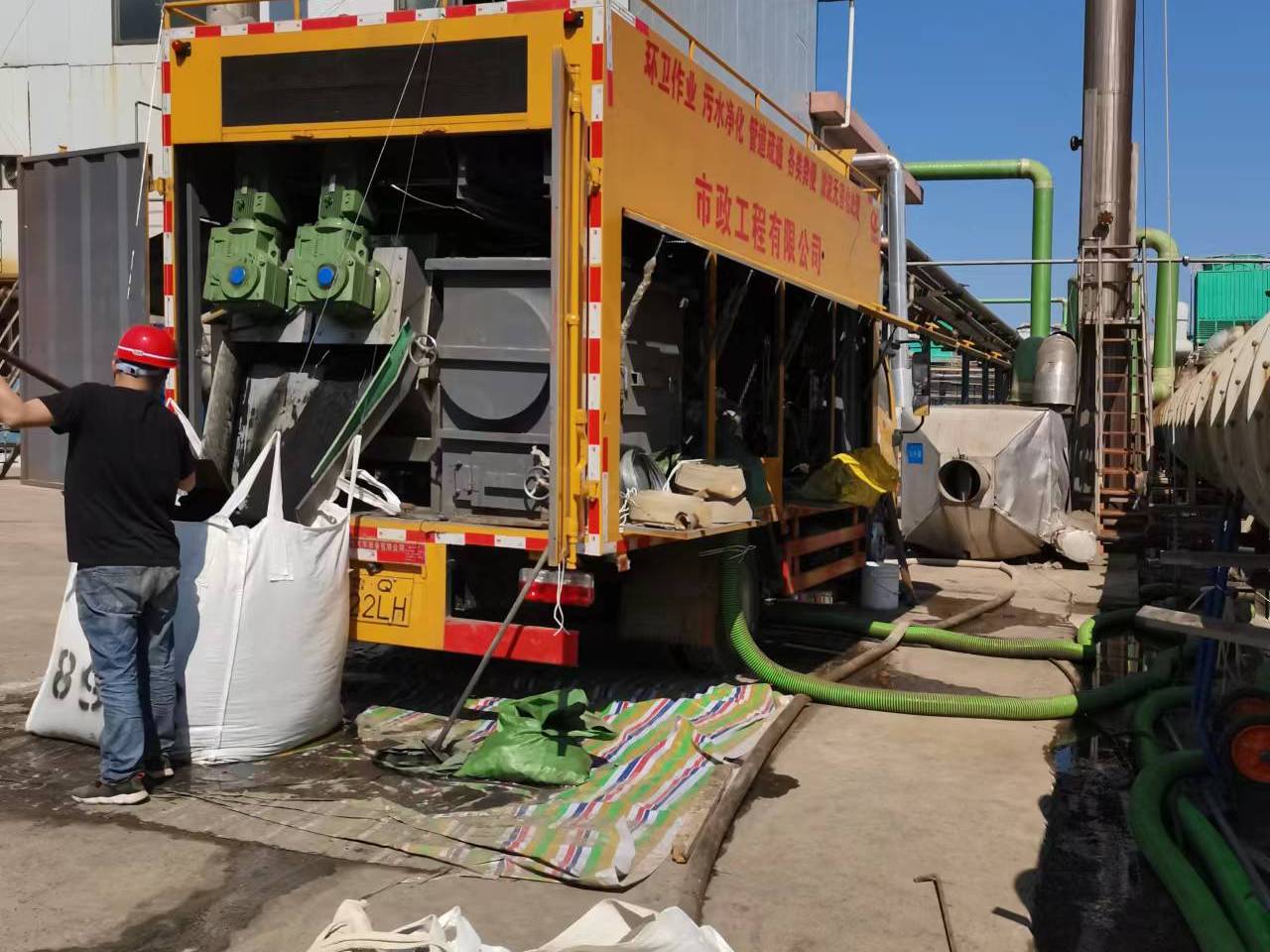 堆龙德庆淤泥压干处理